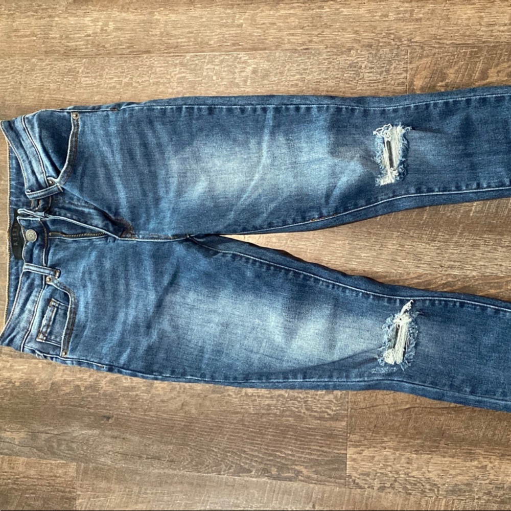 Risen distressed skinny jeans